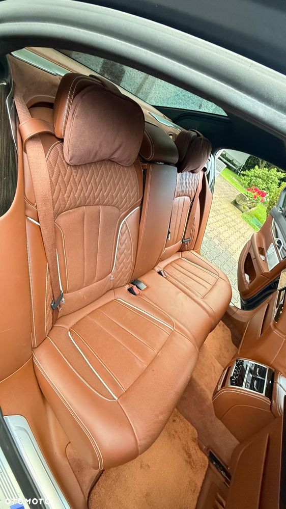 BMW Seria 7 - 11