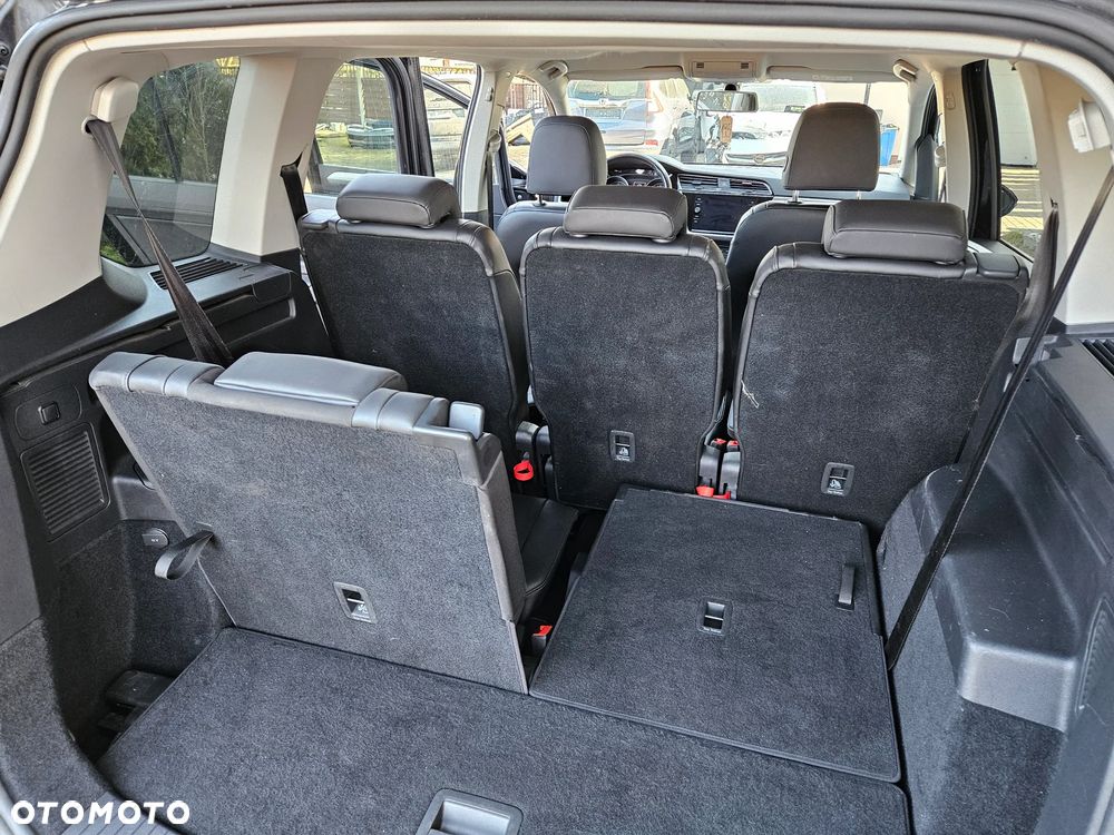 Volkswagen Touran 2.0 TDI SCR DSG Comfortline - 14