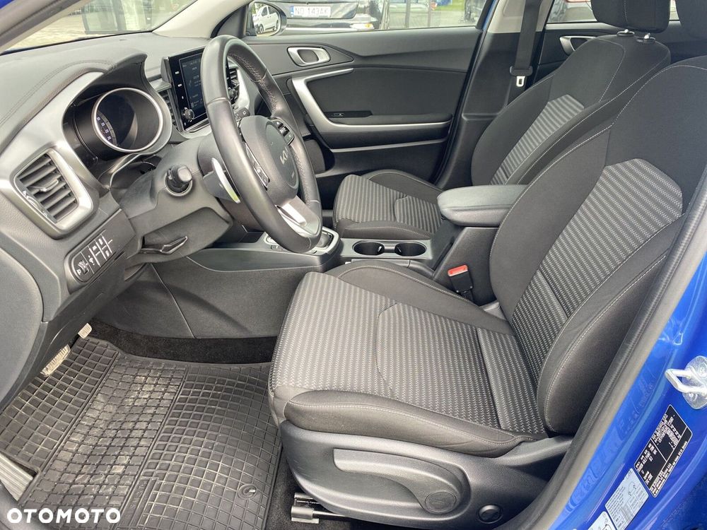 Kia Ceed - 10