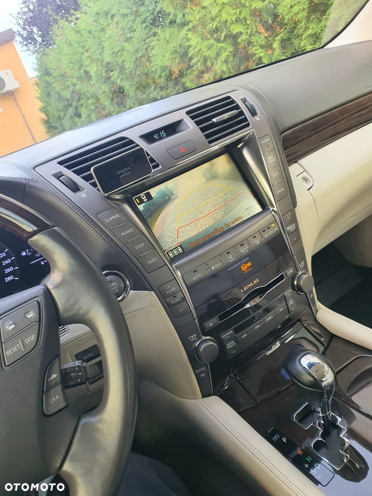 Lexus LS 460 Prestige - 37