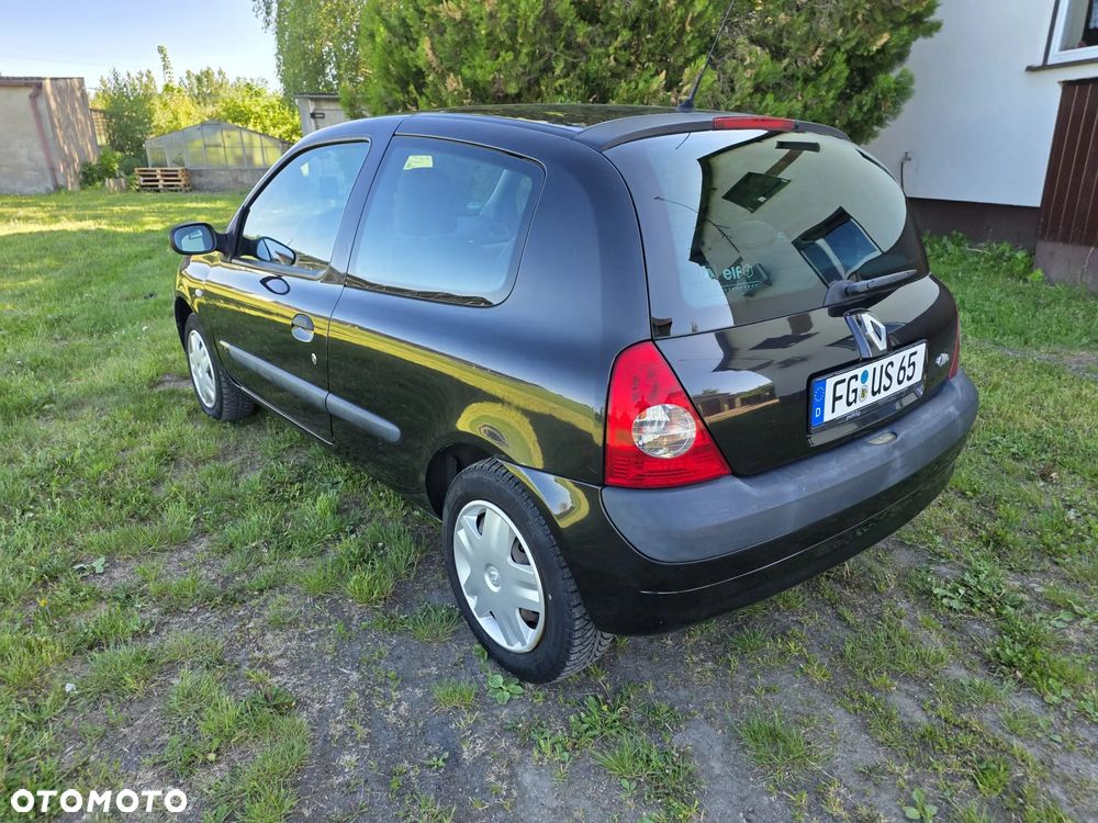 Renault Clio - 24