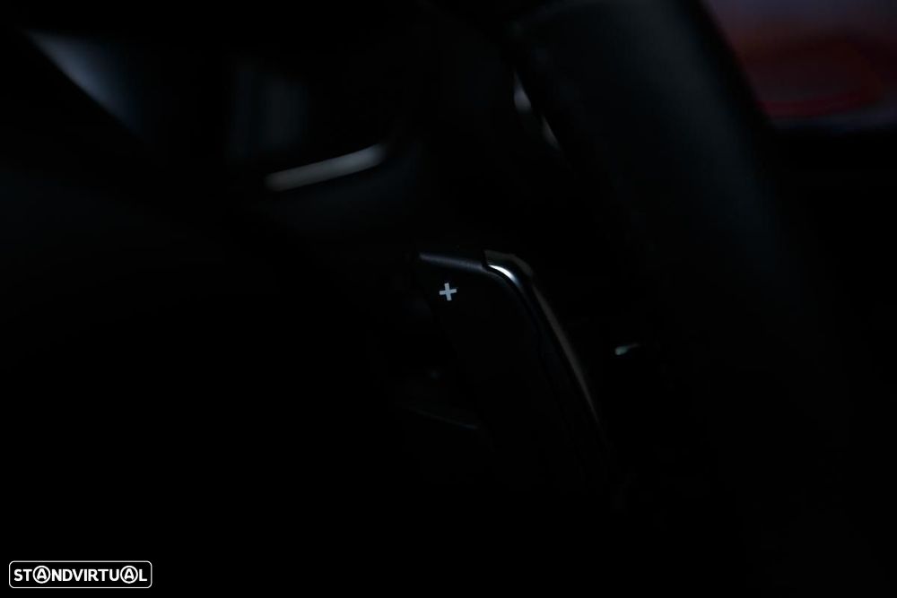 Peugeot 2008 1.2 PureTech Allure EAT8 - 17