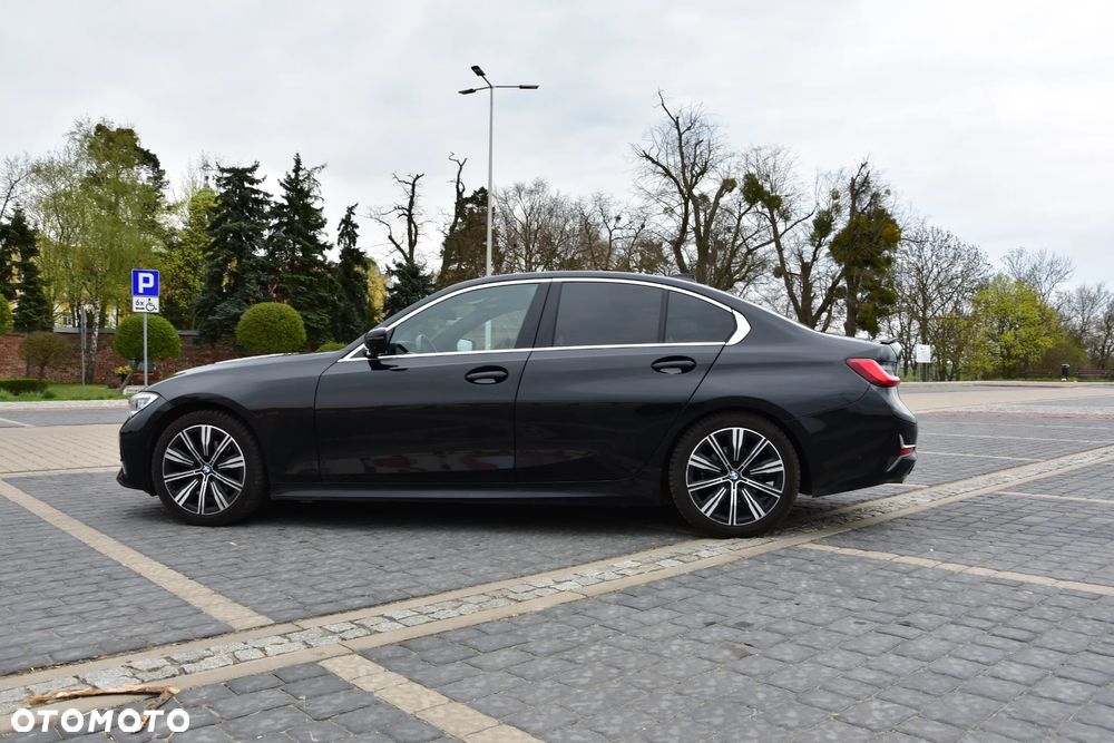BMW Seria 3 320d Luxury Line - 9