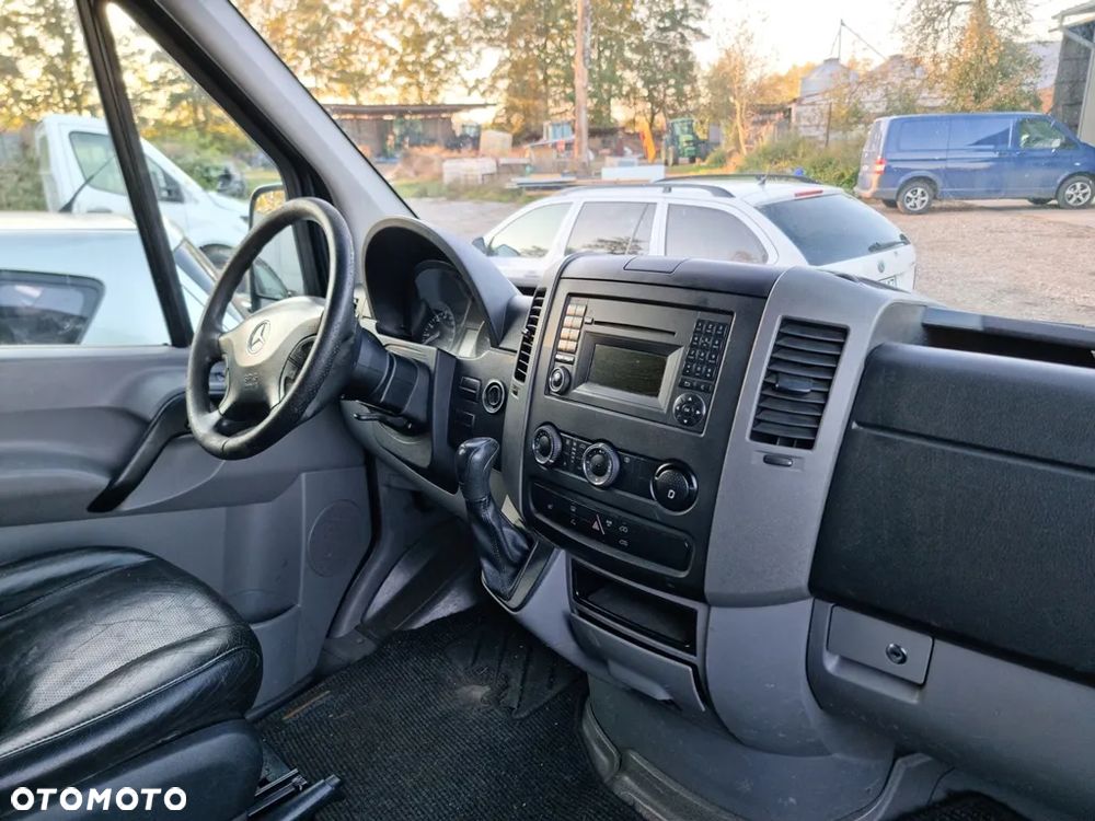 Mercedes-Benz Sprinter - 10