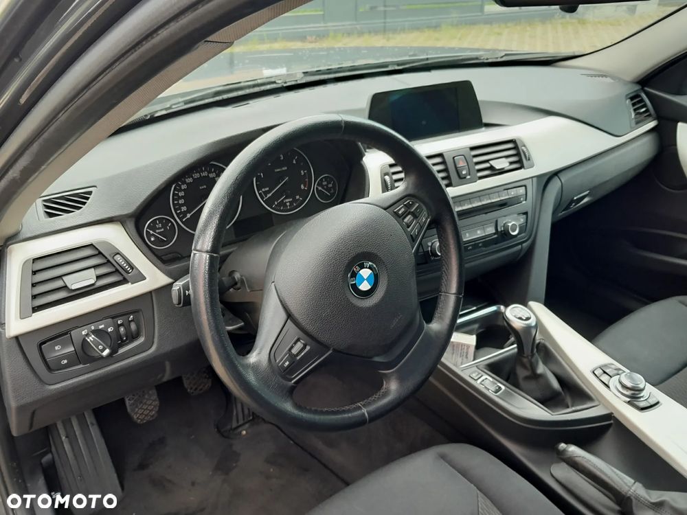 BMW Seria 3 320d - 6