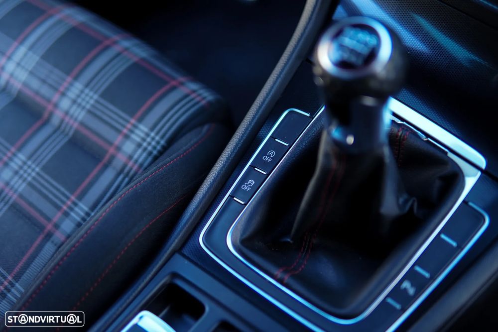 VW Golf GTI Performance BlueMotion - 45