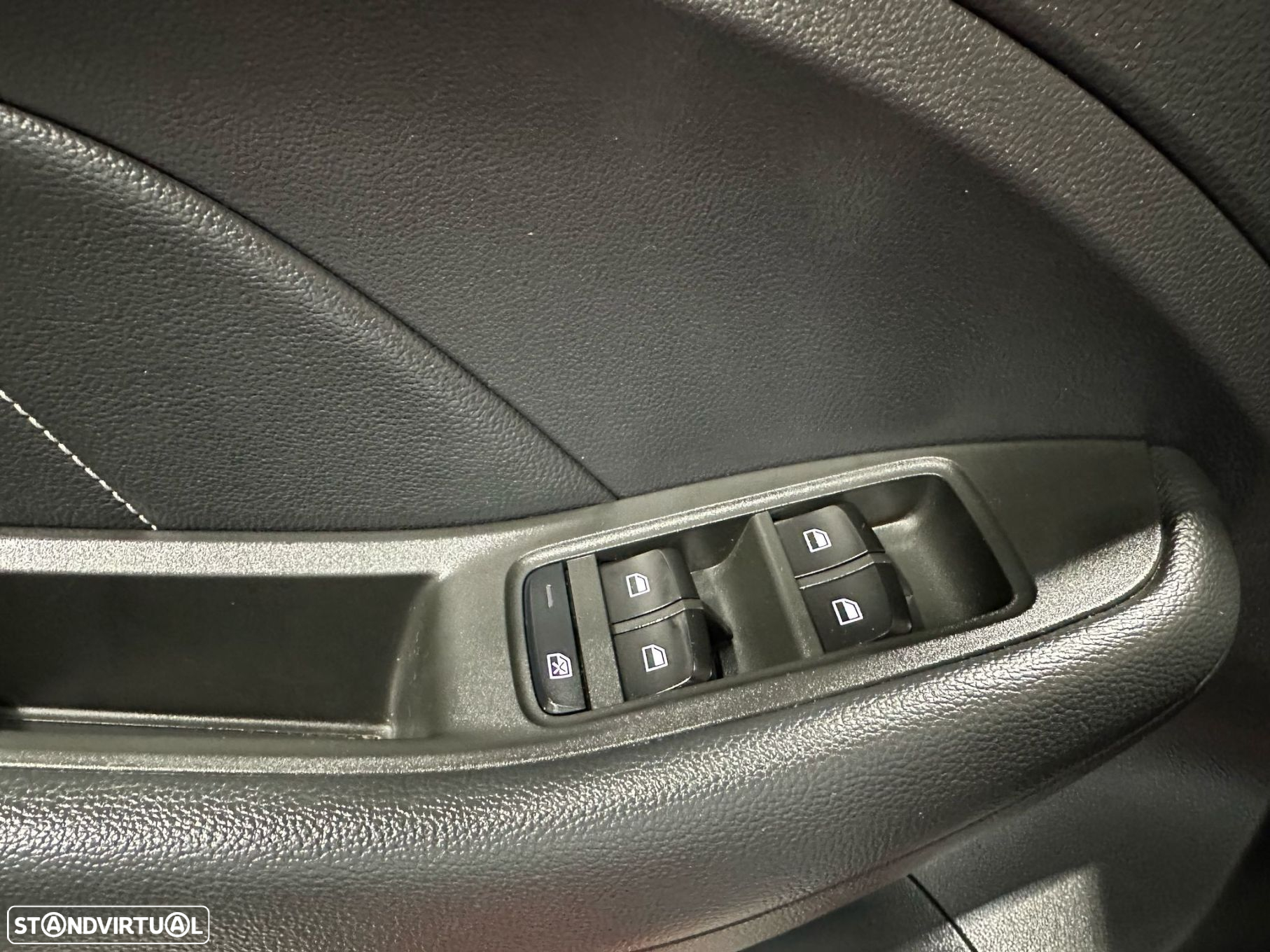 MG ZS EV 44.5 kWh Luxury - 42