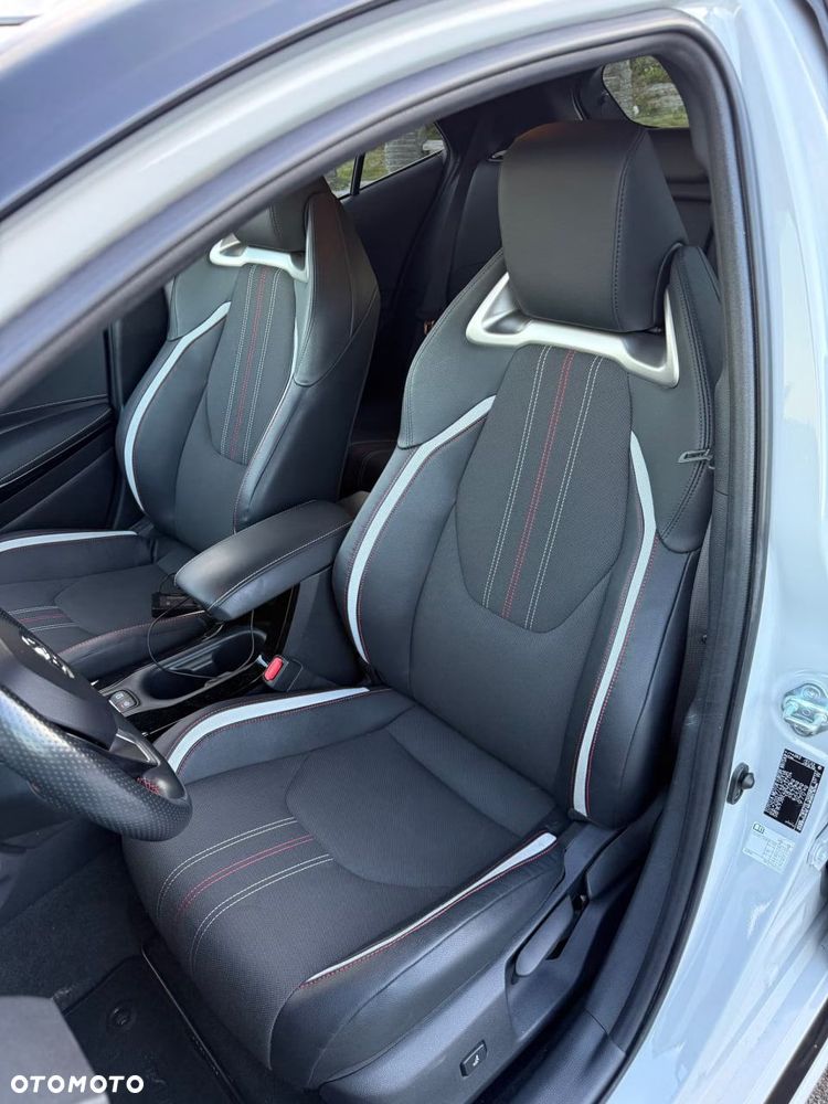 Toyota Corolla 1.8 Hybrid GR Sport - 23