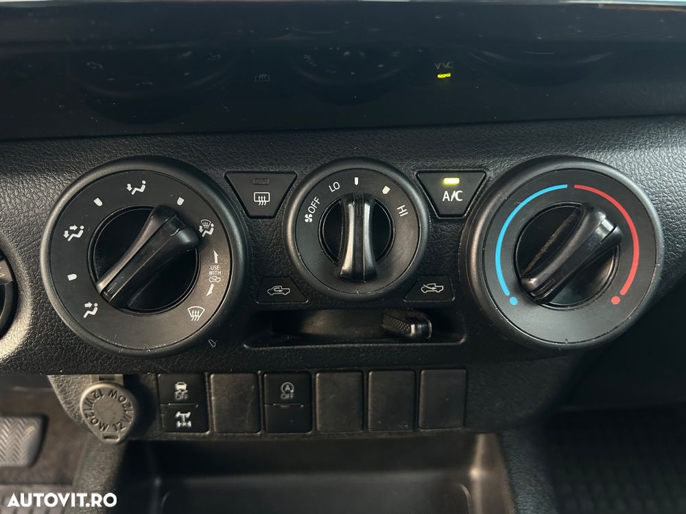 Toyota Hilux 2.4D 150CP 4x4 Double Cab 6MT Style - 27