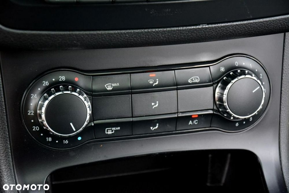 Mercedes-Benz Klasa B 180 Style - 30