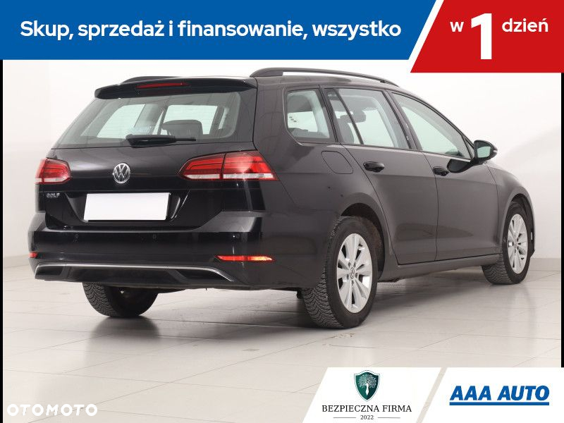 Volkswagen Golf - 6
