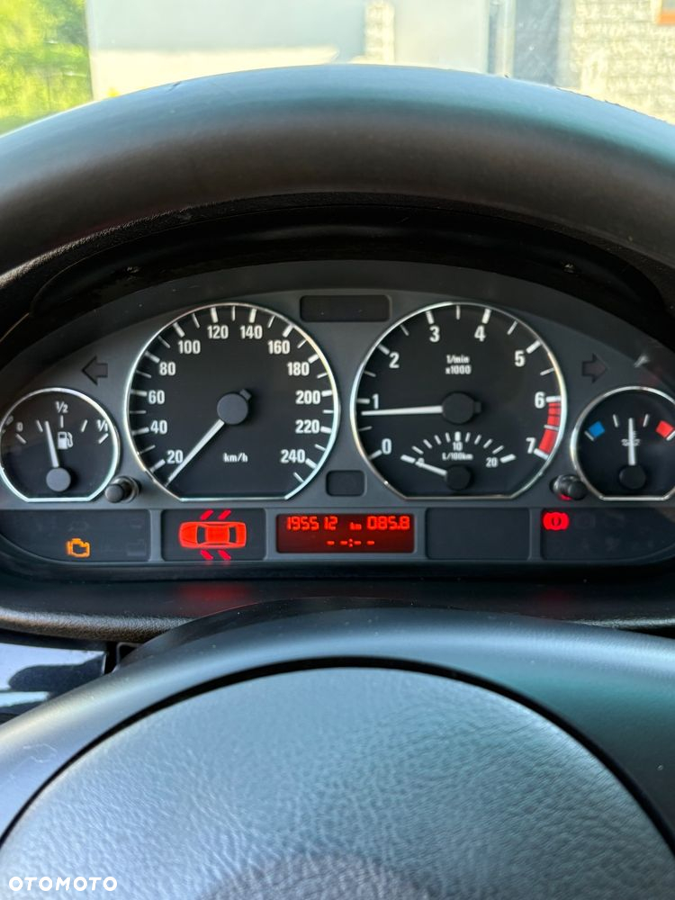 BMW Seria 3 316i - 6