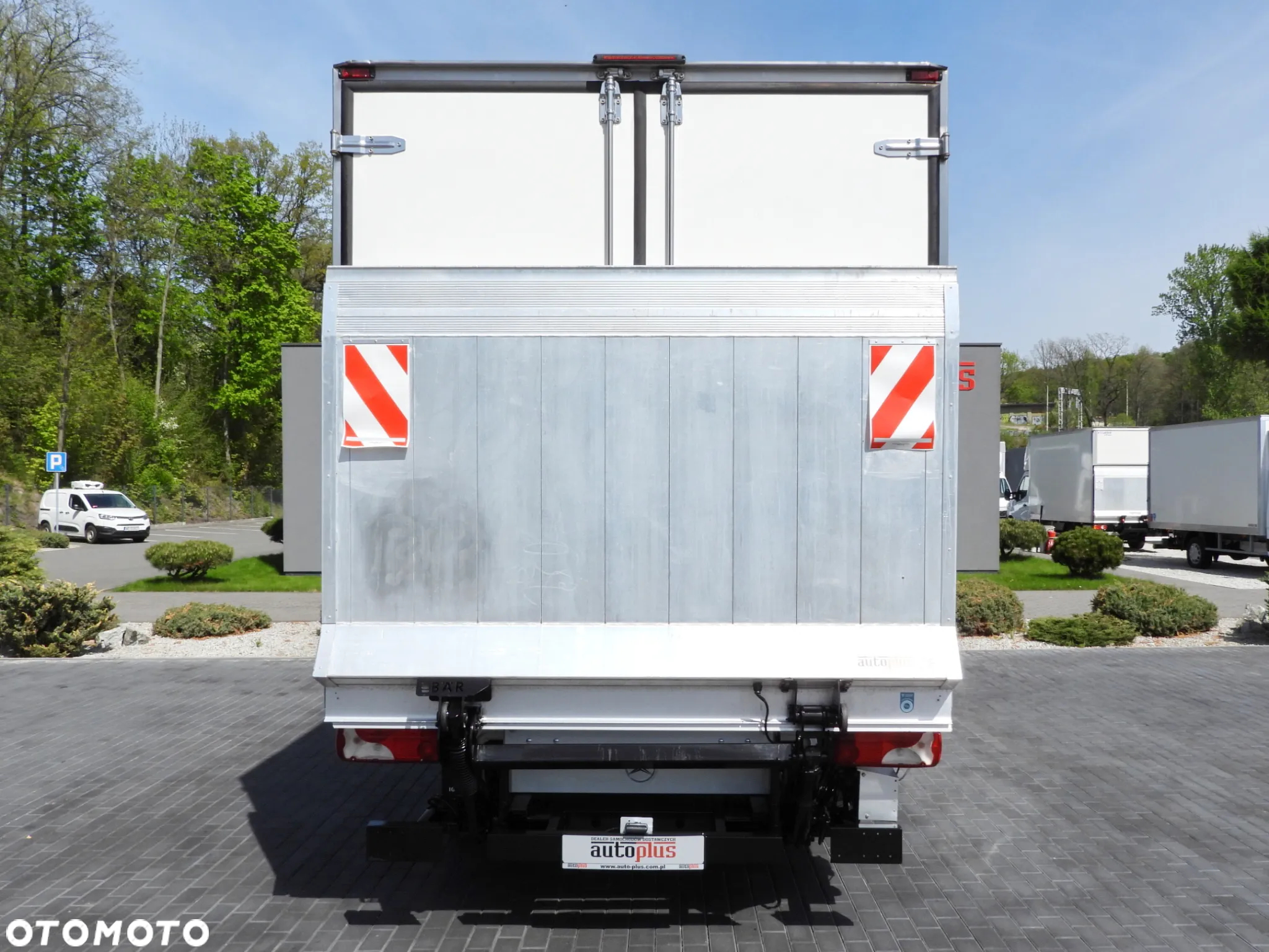 Mercedes-Benz SPRINTER 316 CHŁODNIA KONTENER 0*C WINDA 8 PALET TEMPOMAT PNEUMATYKA KLIMATYZACJA 160KM - 10