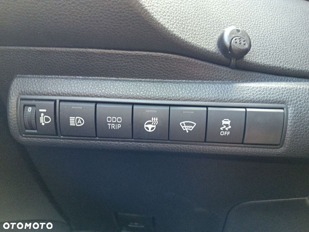 Toyota Corolla 1.8 Hybrid Comfort - 18