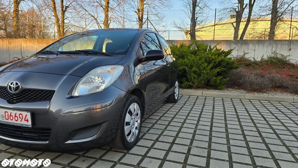 Toyota Yaris - 32