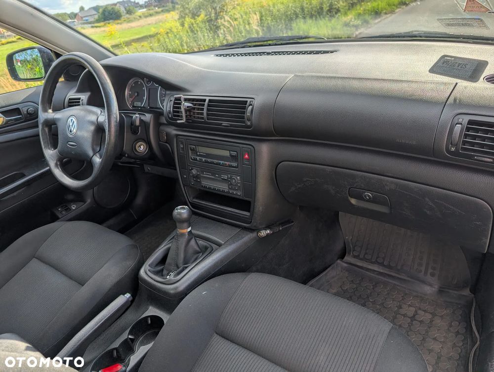 Volkswagen Passat 1.9 TDI Comfortline Family - 15