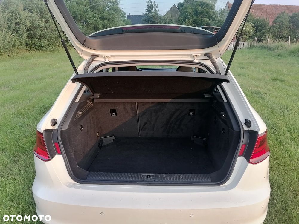 Audi A3 Sportback 1.2 TFSI Premiere Edition - 4