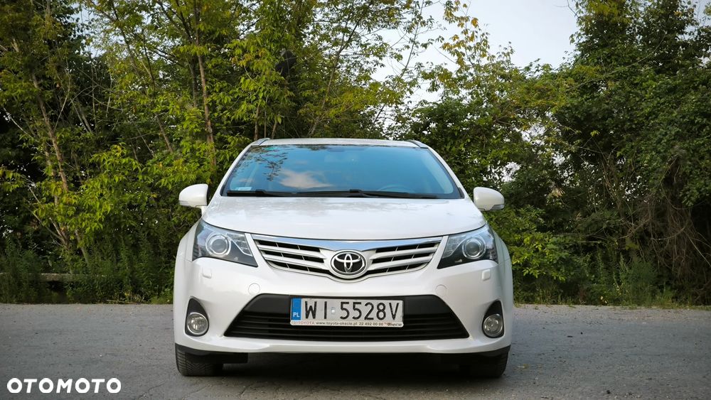 Toyota Avensis 2.0 D-4D Premium - 24