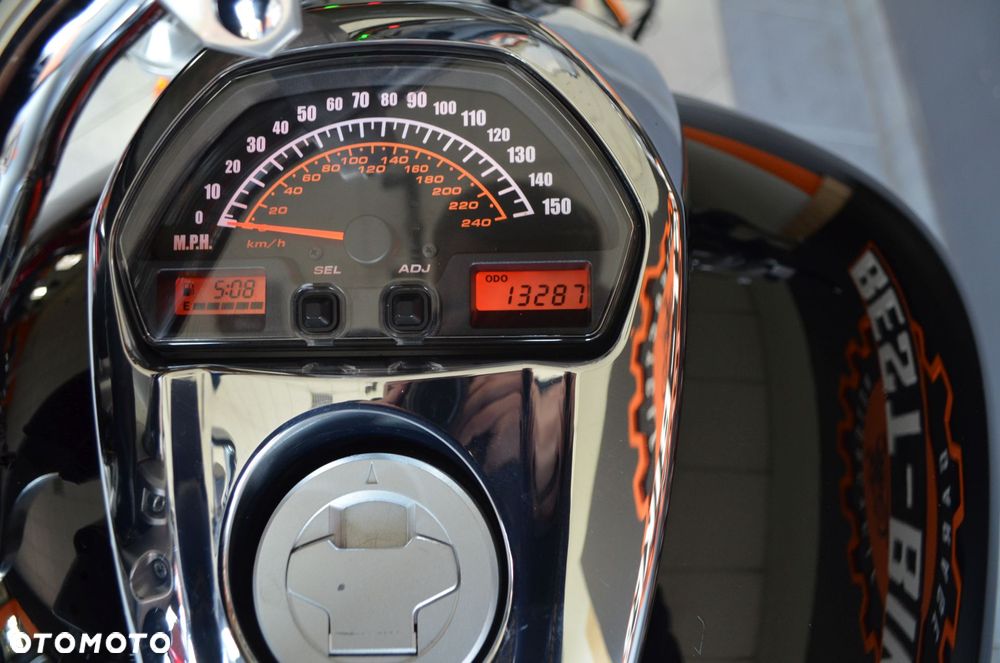 Suzuki Intruder - 30