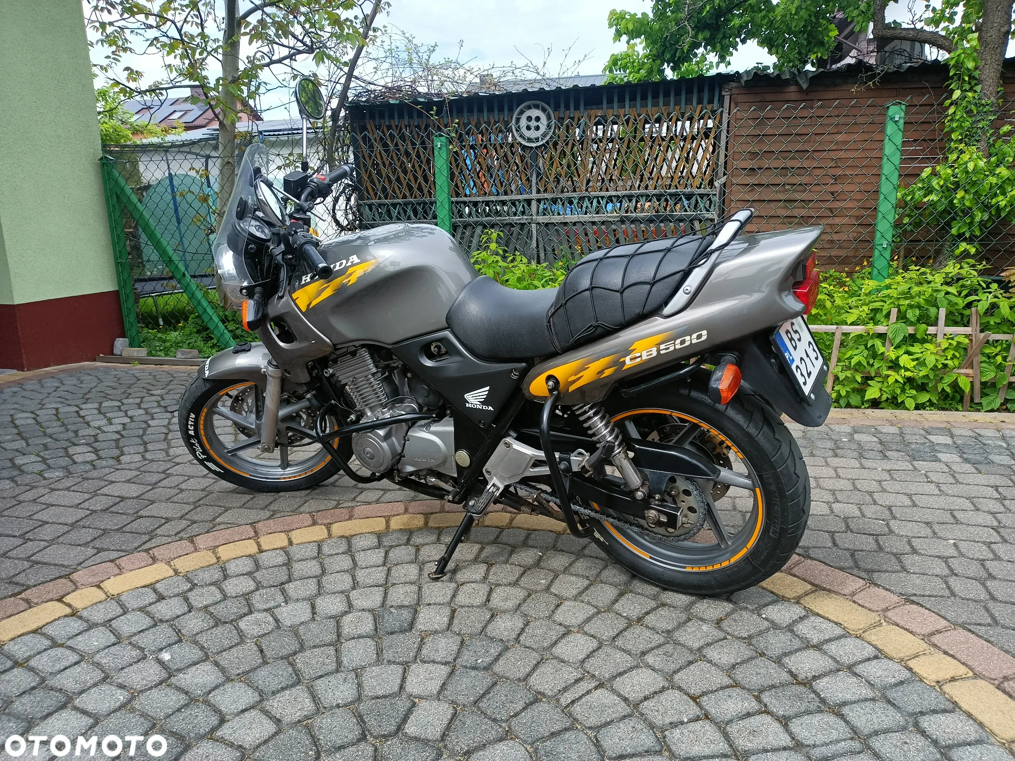 Honda CB - 2