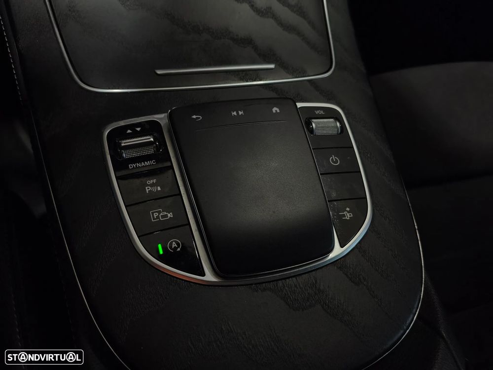 Mercedes-Benz E 200 AMG Line - 26