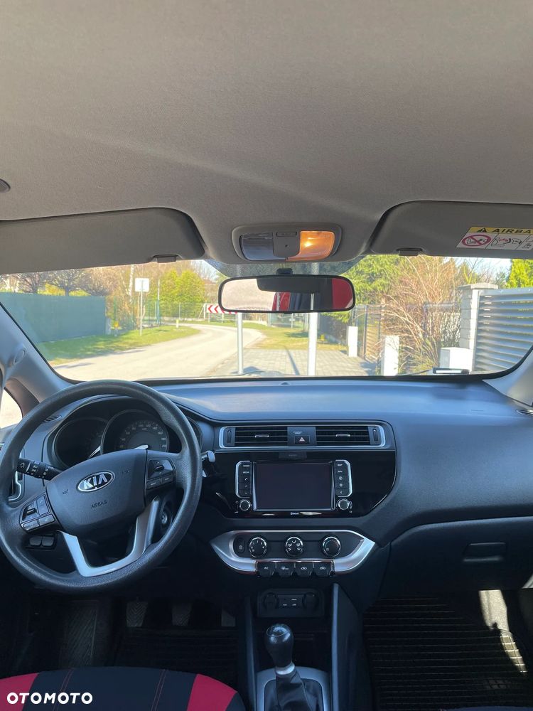 Kia Rio - 8