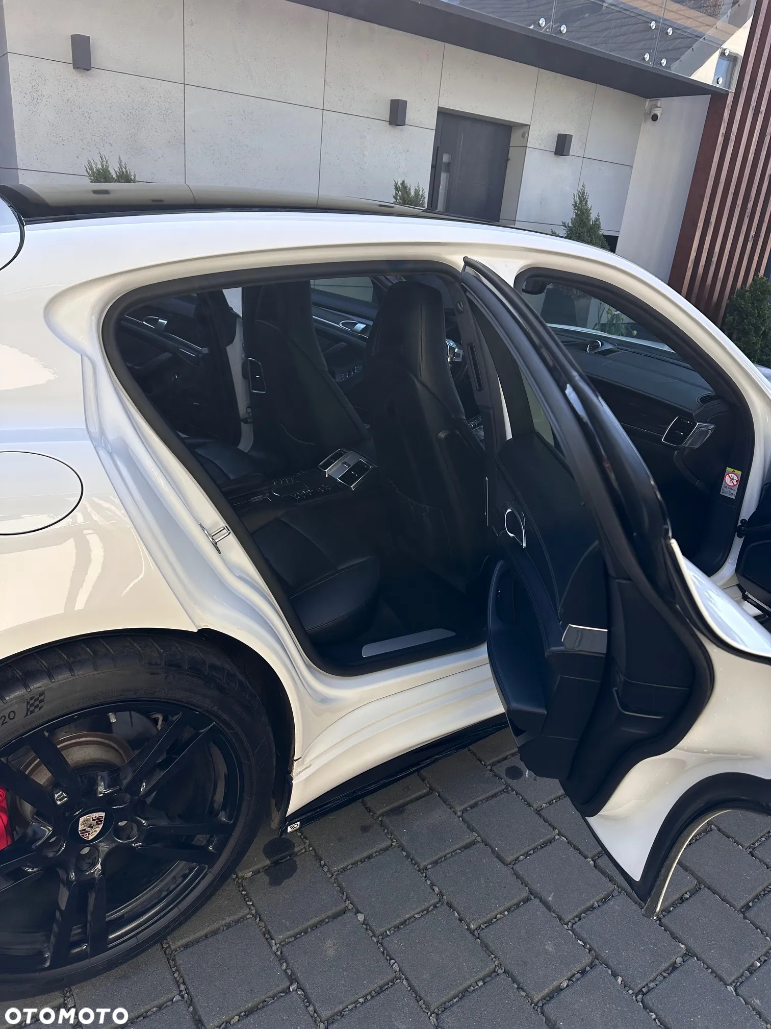 Porsche Panamera Turbo - 11