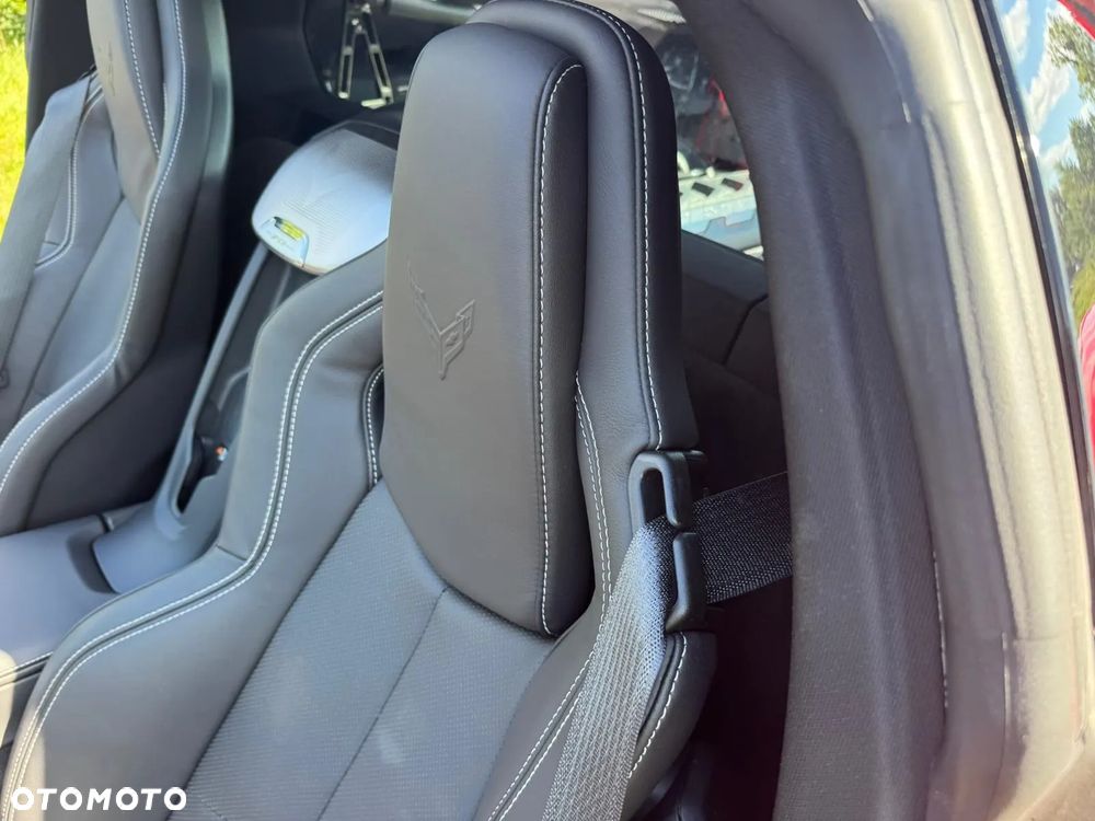 Chevrolet Corvette - 23