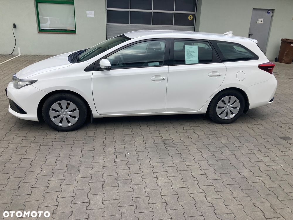 Toyota Auris - 11