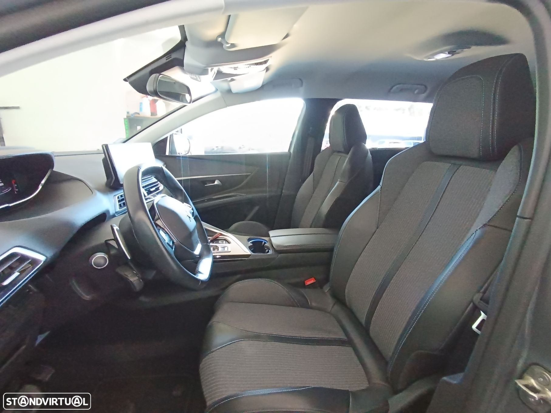 Peugeot 5008 1.5 BlueHDi Allure Pack EAT8 - 32