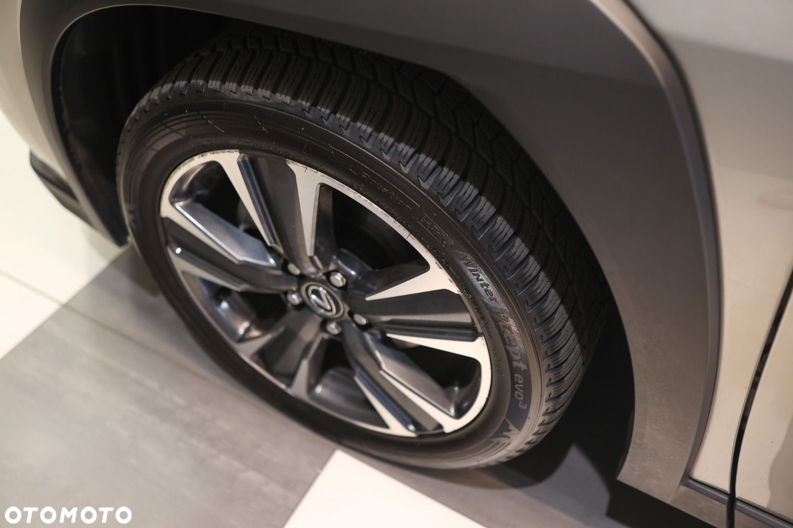 Lexus UX - 19