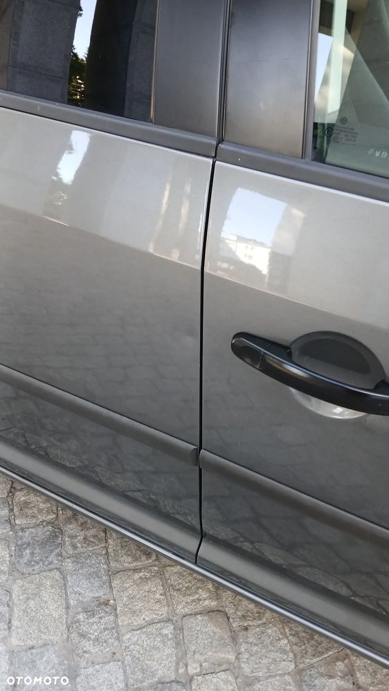 Volkswagen Touran 1.6 TDI DPF Trendline DSG - 21