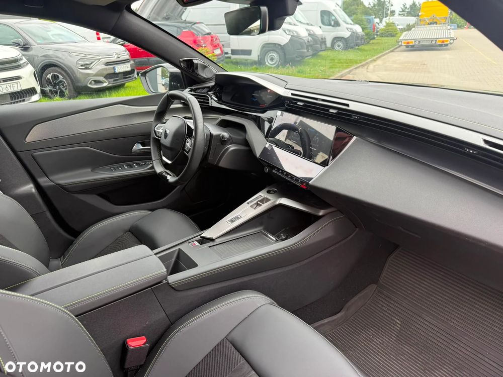 Peugeot 408 1.6 Plug-in Hybrid 240 GT Exclusive e-DCS7 - 19