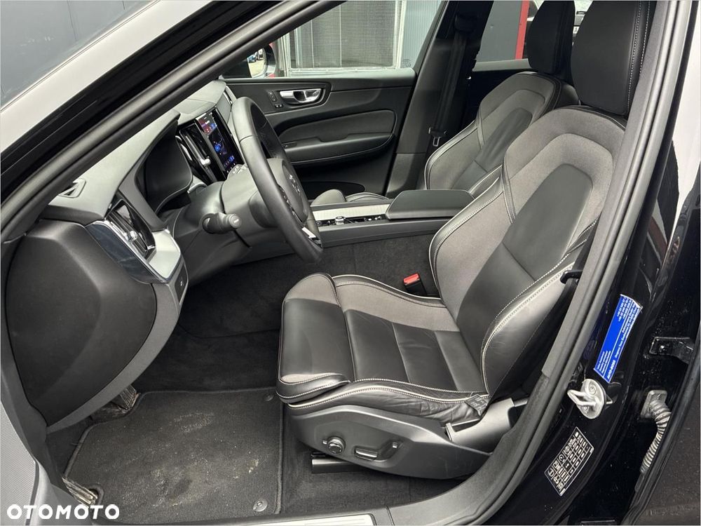 Volvo XC 60 B5 B AWD Core - 19