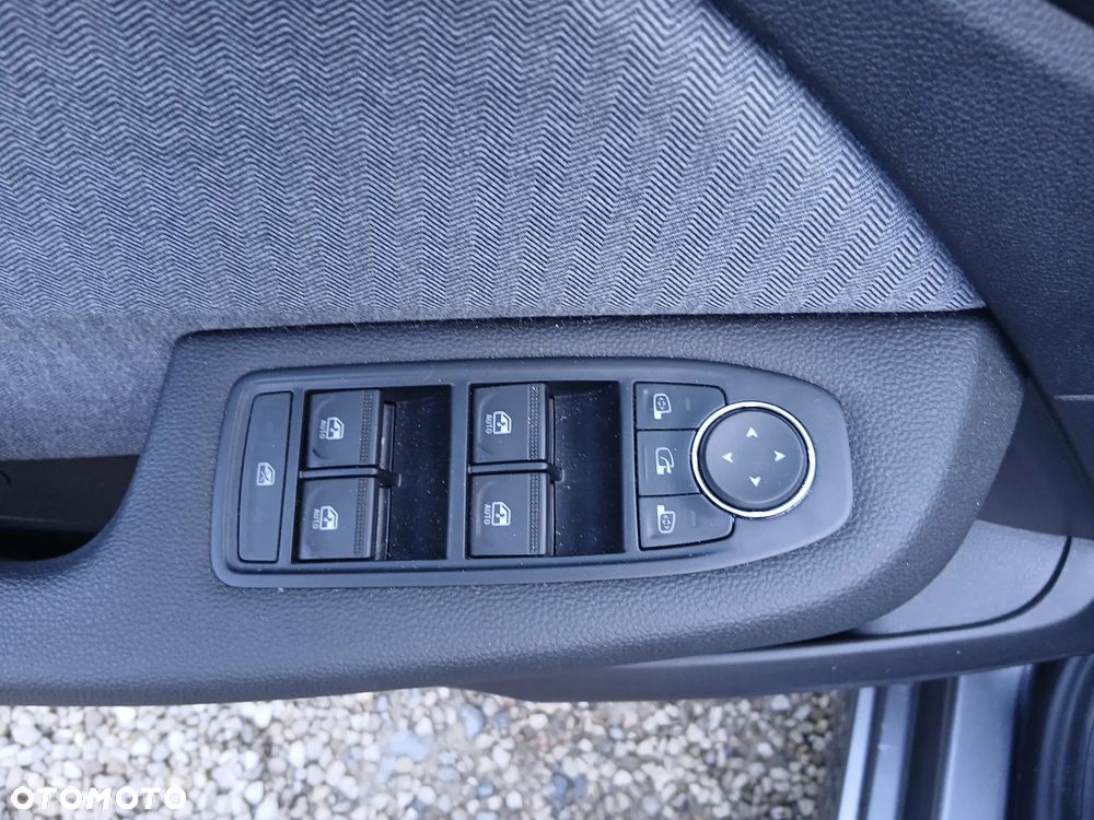 Renault Clio - 11