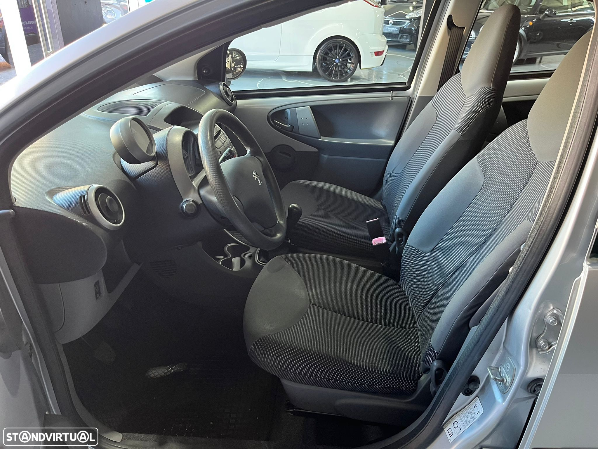 Peugeot 107 1.0 Trendy - 10