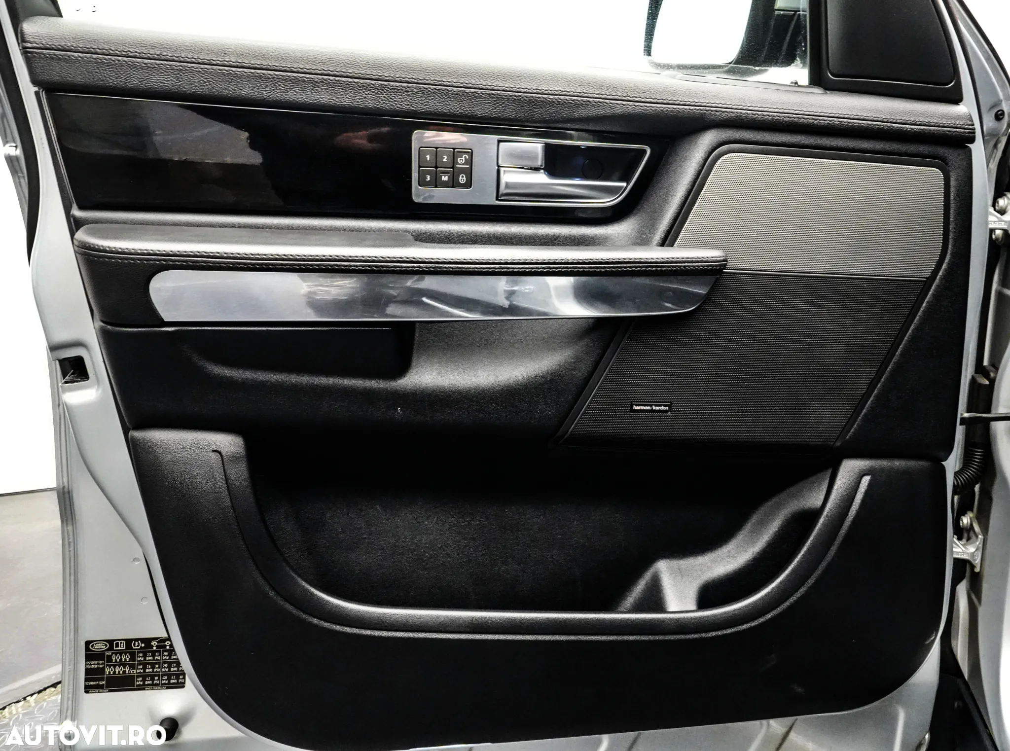 Land Rover Range Rover Sport 3.0 TDV6 - 29