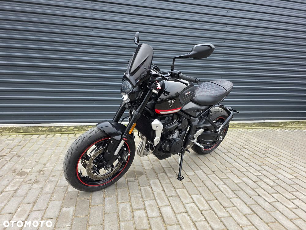 Triumph Trident - 32