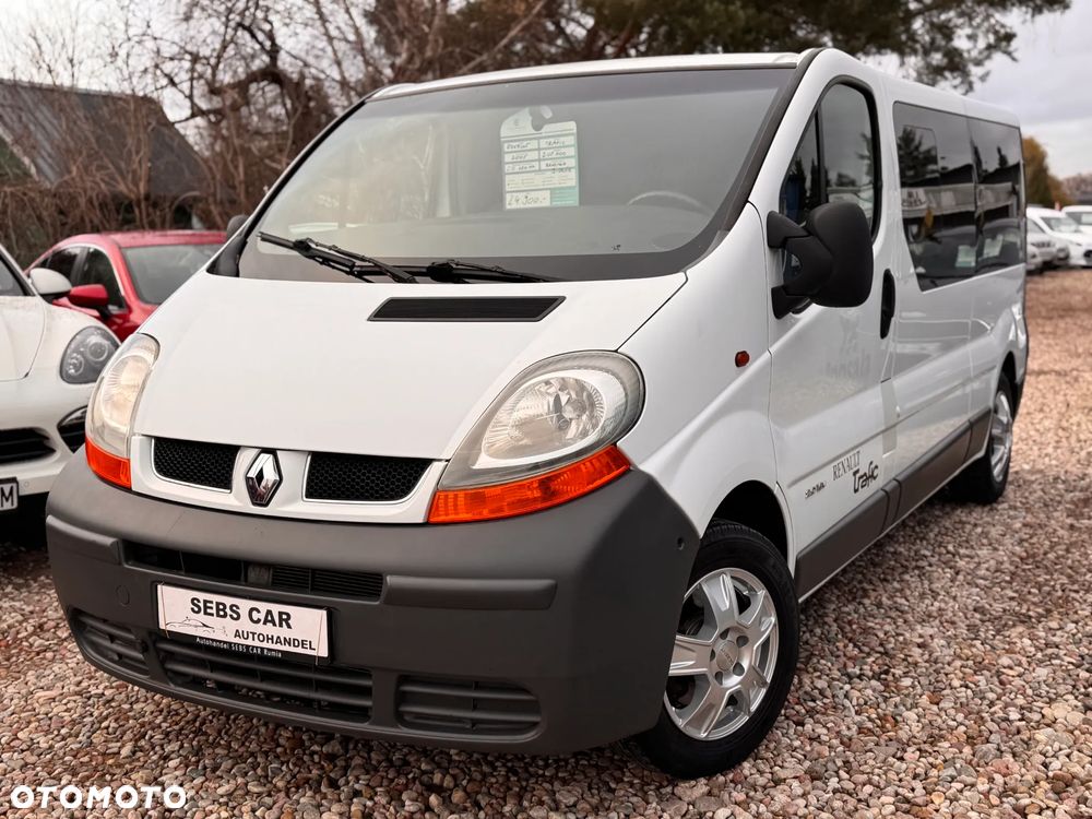 Renault Trafic Passenger - 1