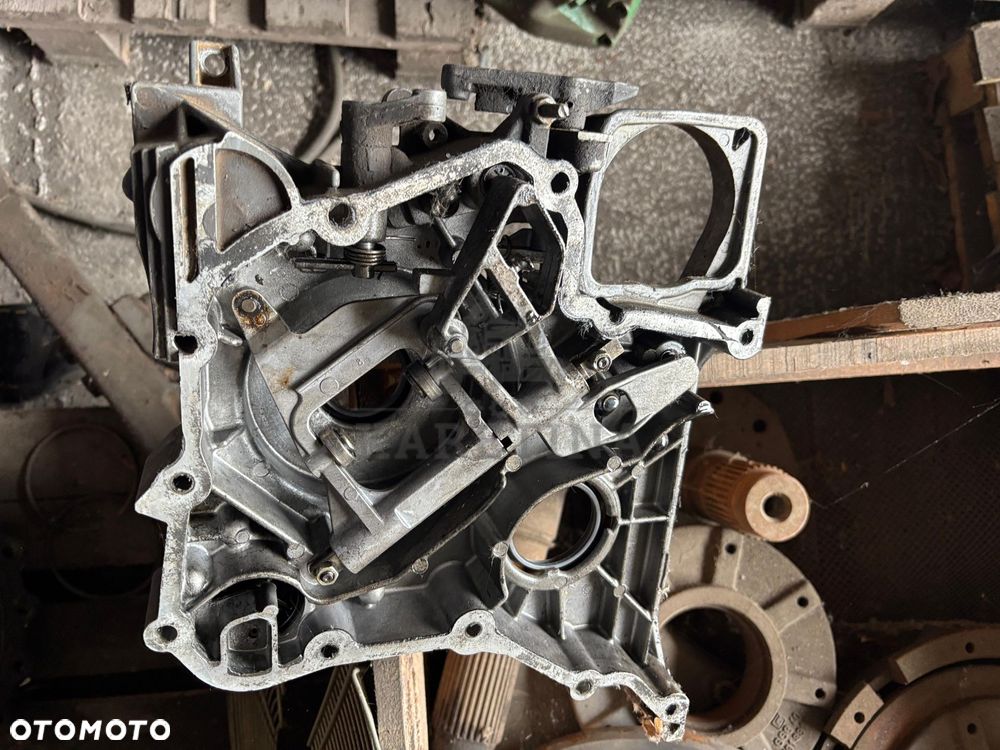 Deutz TD2011 D2011 D2011L04W Obudowa Rozrządu 04281001 04281001R - 1