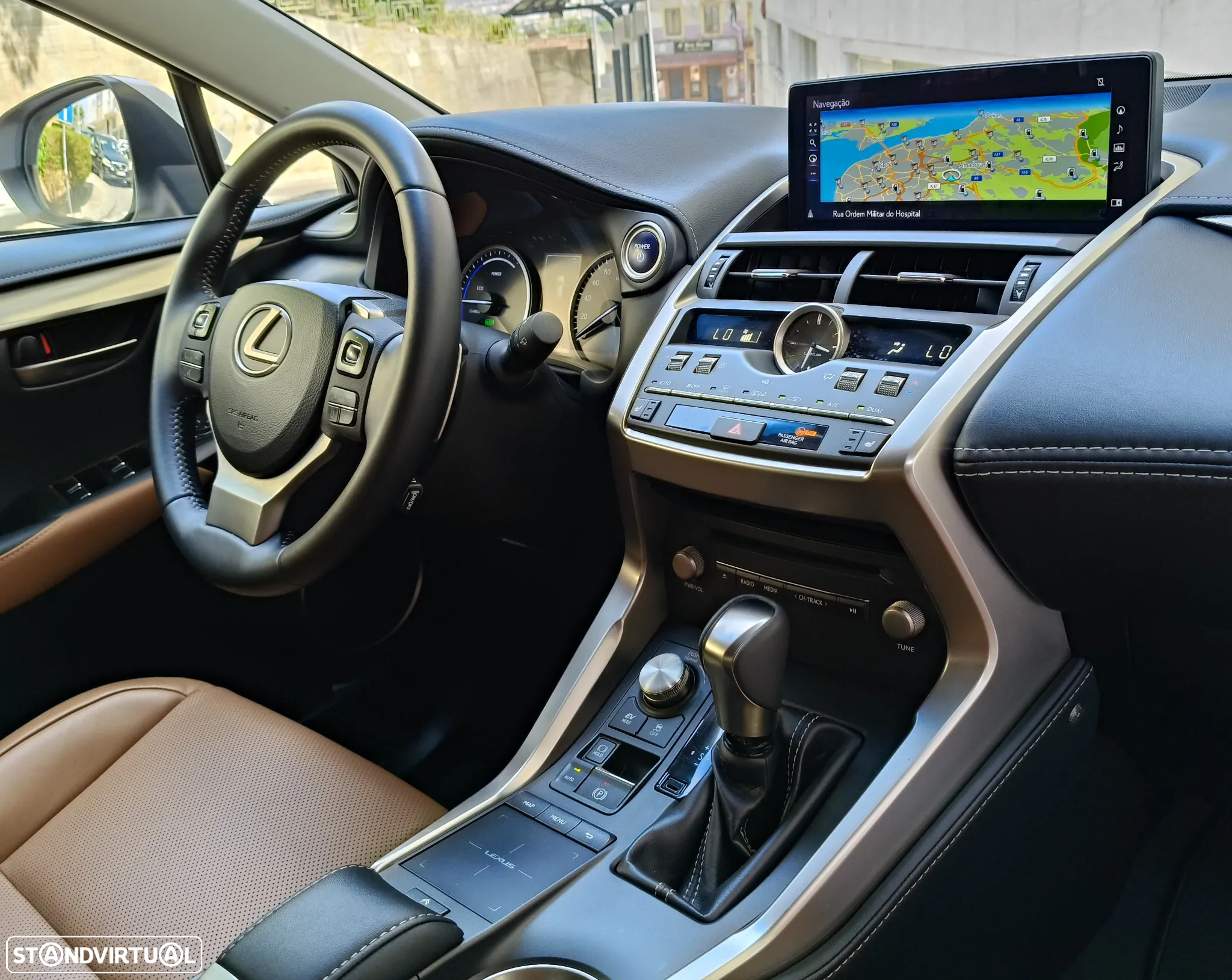 Lexus NX 300h Executive+ - 25