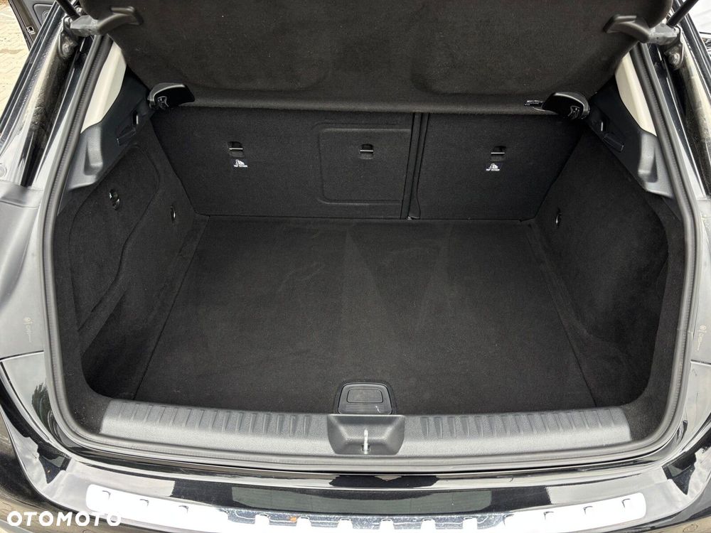 Mercedes-Benz GLA 200 7G-DCT Urban - 14