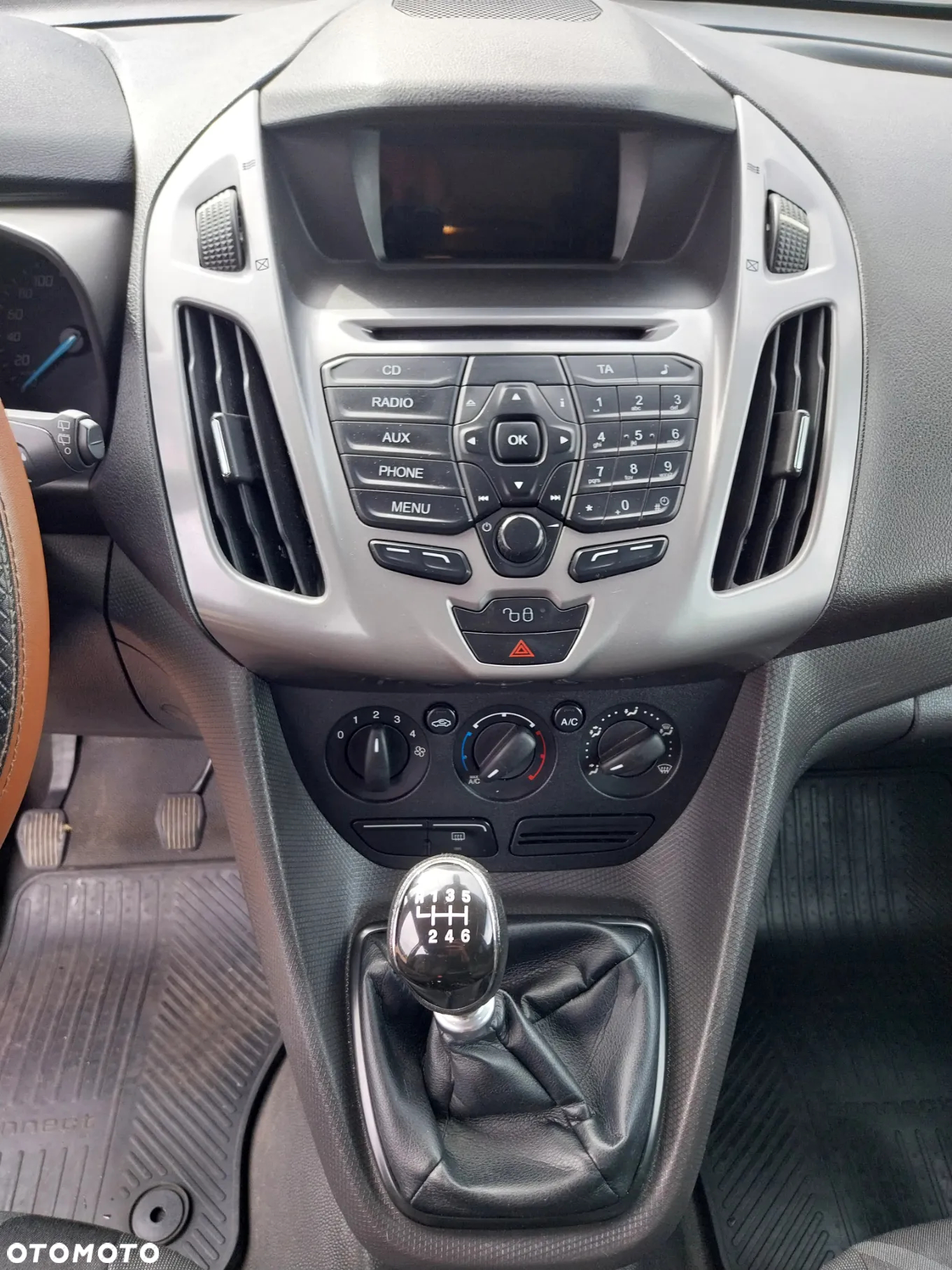 Ford Transit Connect - 11