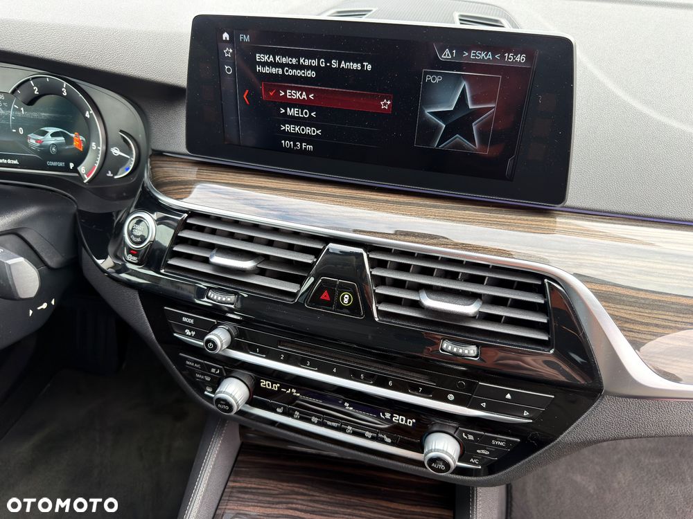 BMW Seria 5 530d xDrive Luxury Line - 32