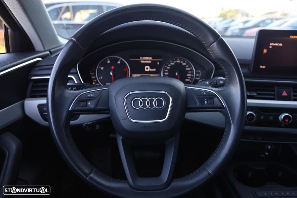 Audi A4 Avant 35 TDI Design S tronic - 13