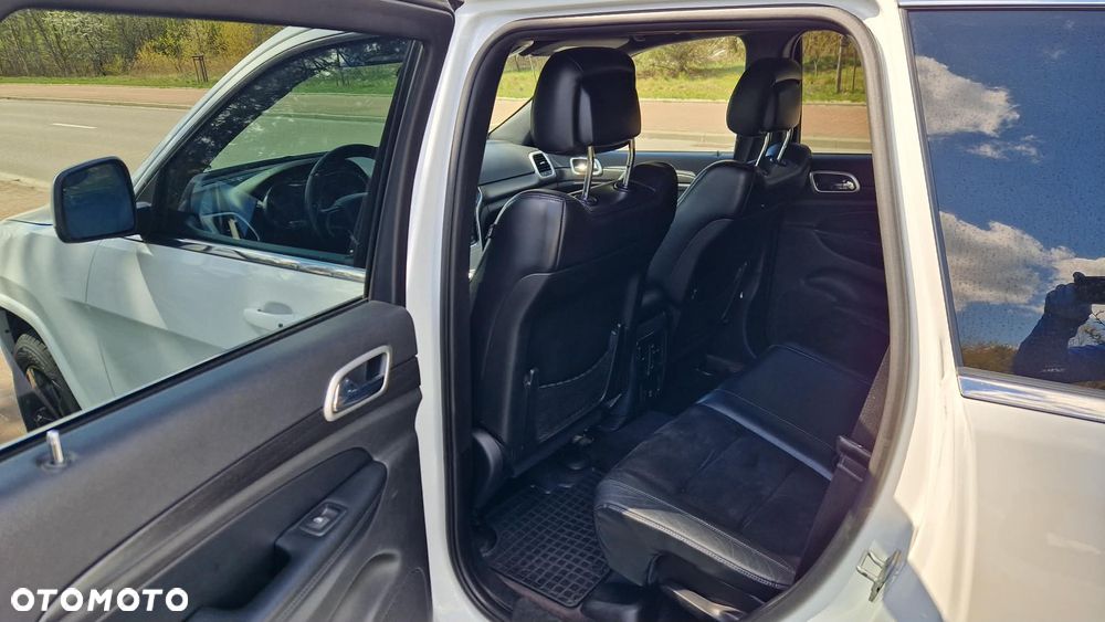 Jeep Grand Cherokee - 11