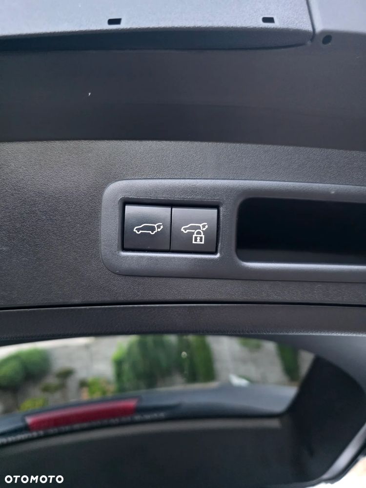 Lexus UX - 5
