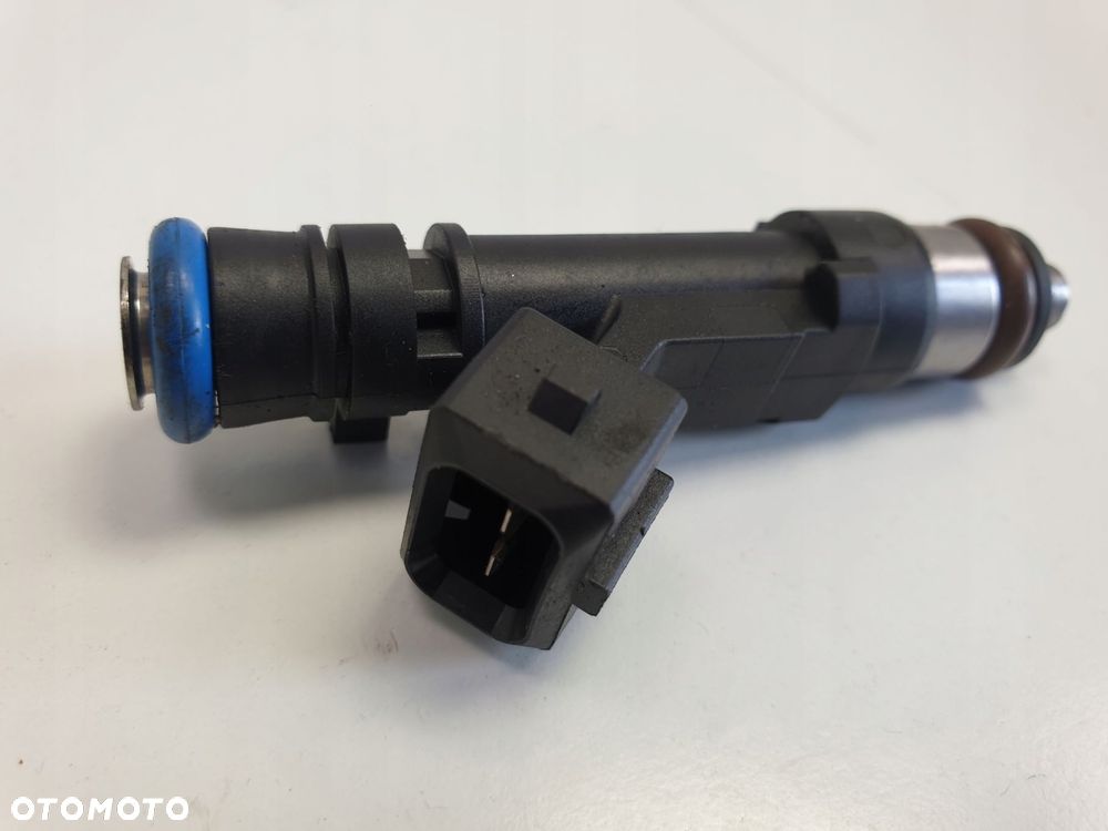 WTRYSKIWACZ Opel Meriva B 1.4 T turbo _ 0280158205 - 6
