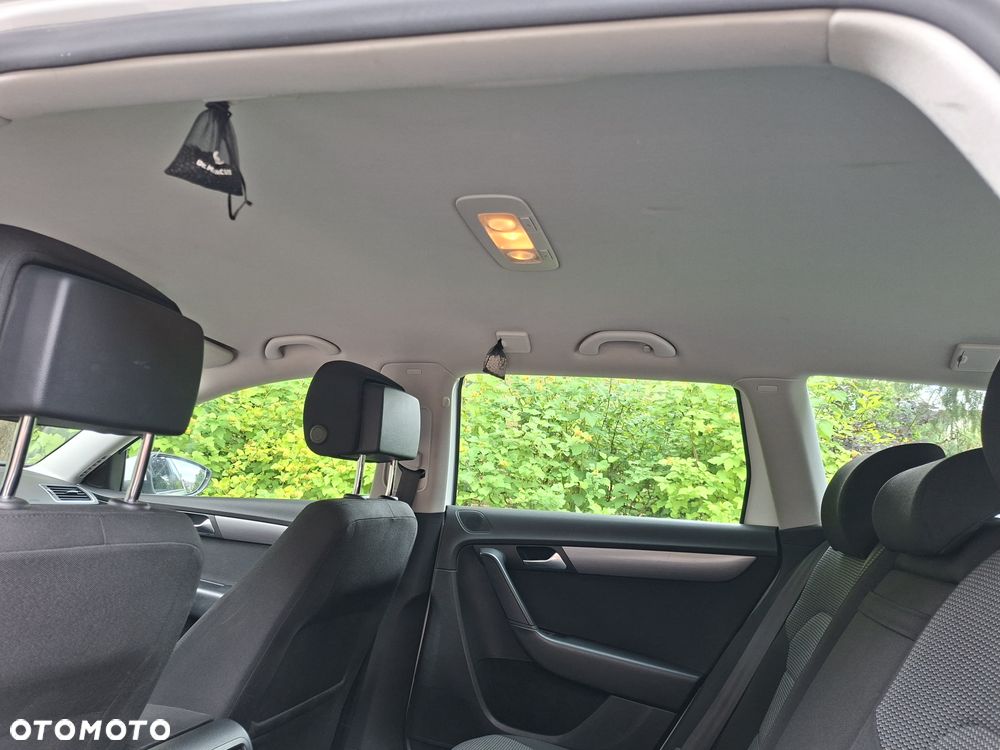 Volkswagen Passat 2.0 TDI Comfortline - 16