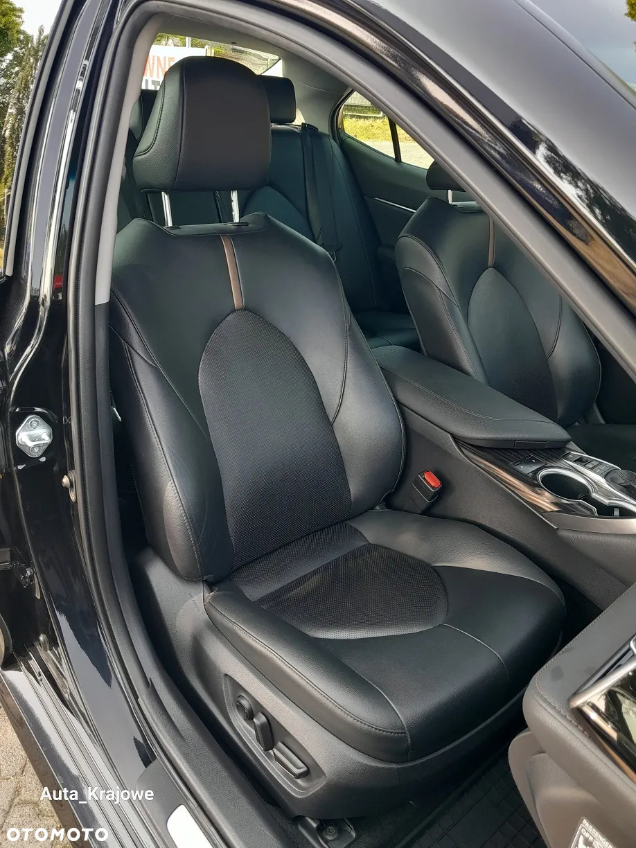 Toyota Camry 2.5 Hybrid Executive CVT - 33